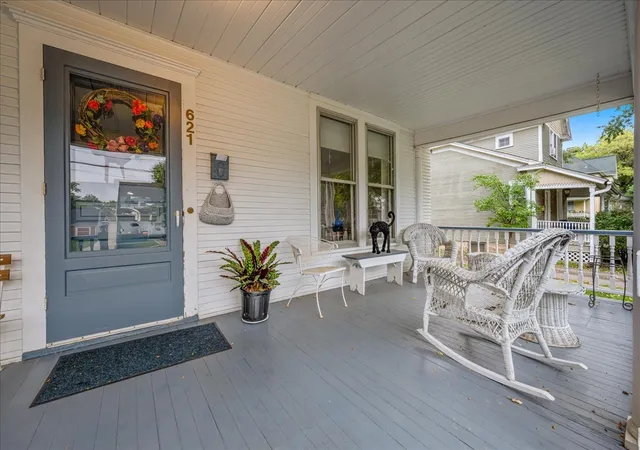 Photo 3 of Single family home for sale at 621 Hardin Ave, Aurora, IL 60506 | MLS# 12786088 | Listing updated on 2026-10-22