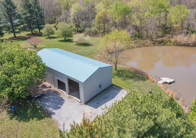 Photo 3 of Single family home for sale at 18749 N Tolle Ln, Mt Vernon, IL 62864 | MLS# 12786089 | Listing updated on 2026-10-21