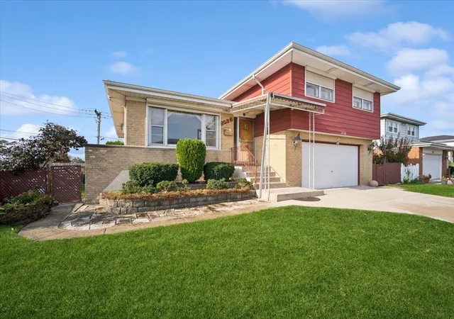 Photo 1 of Single family home for sale at 9236 N Callero Dr, Niles, IL 60714 | MLS# 12786091 | Listing updated on 2026-10-30
