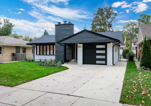 Photo 3 of Single family home for sale at 621 N Hamlin Ave, Park Ridge, IL 60068 | MLS# 12786095 | Listing updated on 2026-10-20