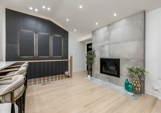Photo 4 of Single family home for sale at 621 N Hamlin Ave, Park Ridge, IL 60068 | MLS# 12786095 | Listing updated on 2026-10-20