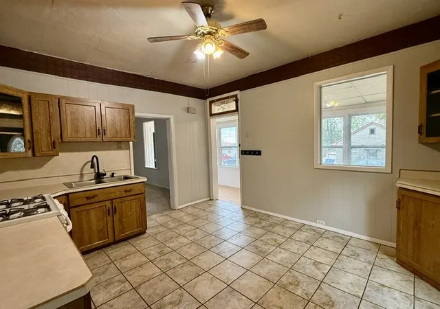 Photo 4 of Single family home for sale at 723 6th Street, Peru, IL 61354 | MLS# 12786103 | Listing updated on 2026-10-22