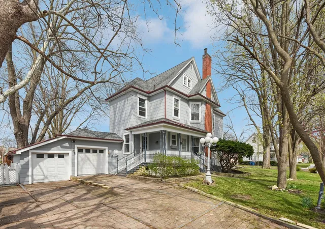 Photo 1 of Single family home for sale at 1003 N Chicago St, Pontiac, IL 61764 | MLS# 12786131 | Listing updated on 2026-10-21