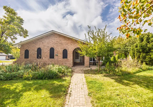 Photo 2 of Single family home for sale at 8824 Terry Dr, Orland Park, IL 60462 | MLS# 12786137 | Listing updated on 2026-10-21