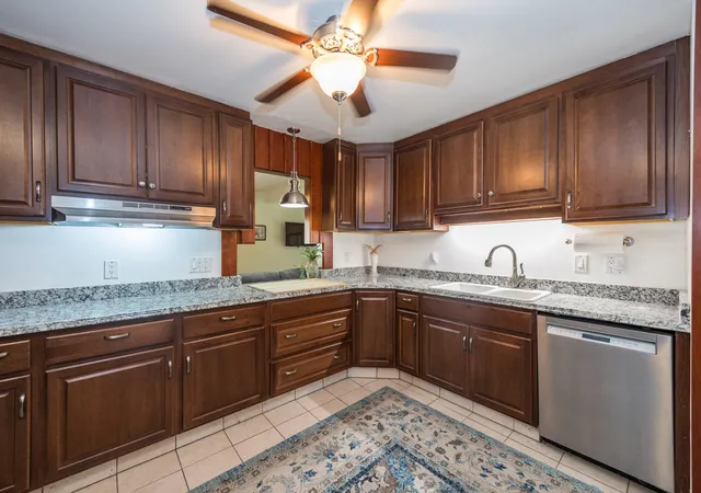 Photo 4 of Single family home for sale at 8824 Terry Dr, Orland Park, IL 60462 | MLS# 12786137 | Listing updated on 2026-10-21