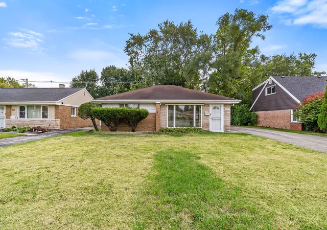 Photo 1 of Single family home for sale at 15547 Rose Dr, South Holland, IL 60473 | MLS# 12786140 | Listing updated on 2026-10-21