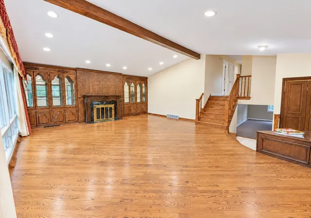 Photo 3 of Single family home for sale at 4431 W Fitch Ave, Lincolnwood, IL 60712 | MLS# 12786166 | Listing updated on 2026-10-29