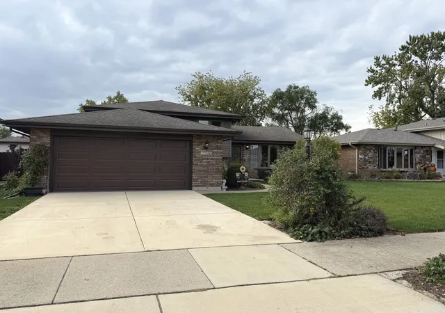 Photo 1 of Single family home for sale at 15524 Lorel Ave, Oak Forest, IL 60452 | MLS# 12786174 | Listing updated on 2026-10-20