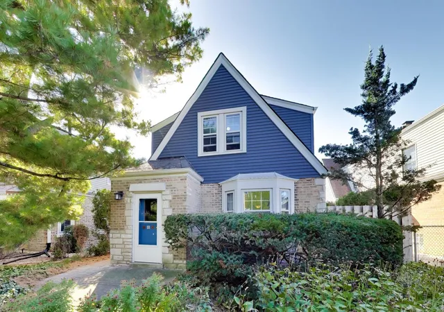 Photo 2 of Single family home for sale at 7801 W Rosedale Ave, Chicago, IL 60631 | MLS# 12786176 | Listing updated on 2026-10-22
