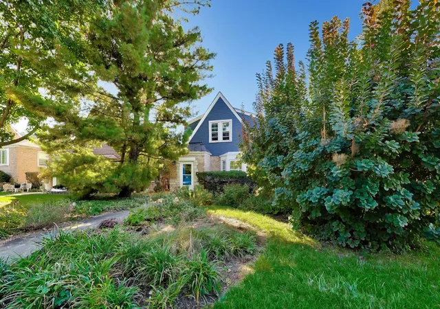 Photo 3 of Single family home for sale at 7801 W Rosedale Ave, Chicago, IL 60631 | MLS# 12786176 | Listing updated on 2026-10-22