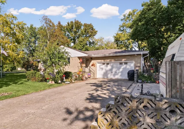 Photo 2 of Sale Pending at 304 W Park St, Fisher, IL 61843 | MLS# 12786190 | Listing updated on 2026-10-30