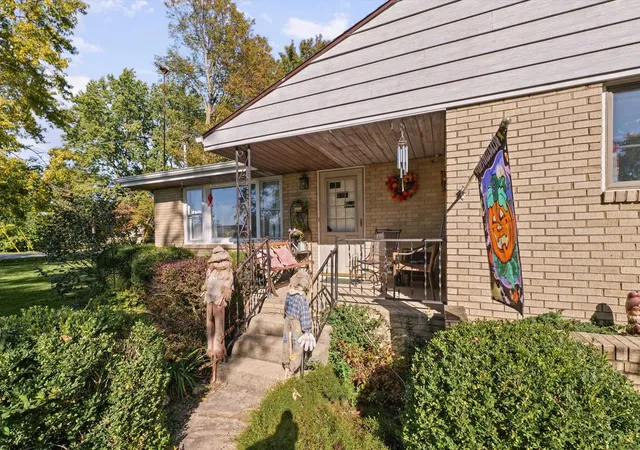 Photo 4 of Sale Pending at 304 W Park St, Fisher, IL 61843 | MLS# 12786190 | Listing updated on 2026-10-30