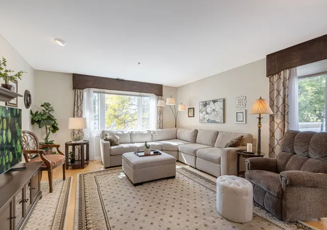 Listing Photo 4 - Condo for sale in building located at 6401 Lincoln Ave, Morton Grove, IL 60053 - Unit #210