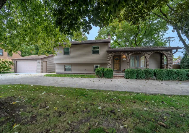 Single family home for sale at 3900 Fairview Ave, Downers Grove, IL 60515 | MLS# 12786194