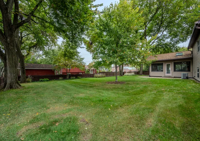 Photo 3 of Single family home for sale at 3900 Fairview Ave, Downers Grove, IL 60515 | MLS# 12786194 | Listing updated on 2026-10-21