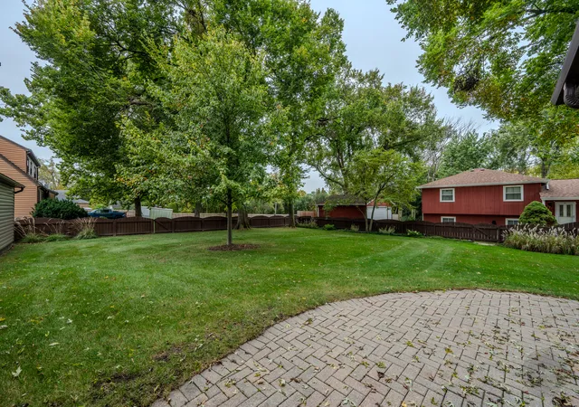 Photo 4 of Single family home for sale at 3900 Fairview Ave, Downers Grove, IL 60515 | MLS# 12786194 | Listing updated on 2026-10-21