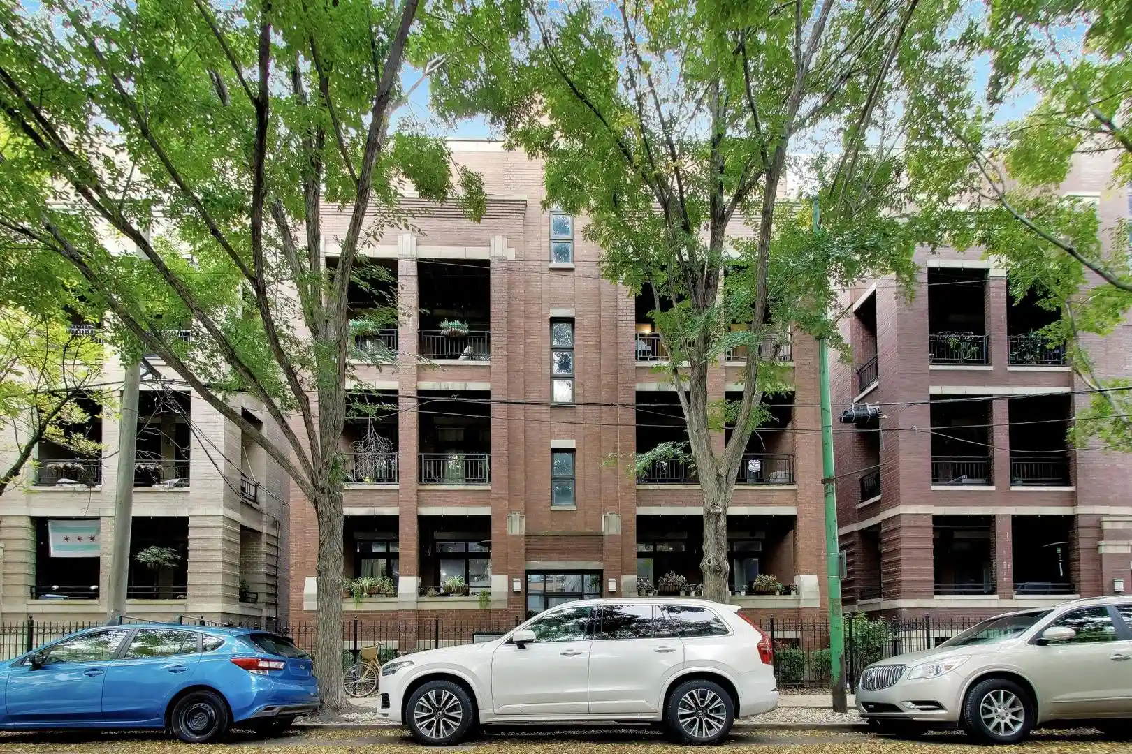Listing Photo 1 - Condo for sale in 679 N Peoria St located at 679 N Peoria St, Chicago, IL 60642 - Unit #3S