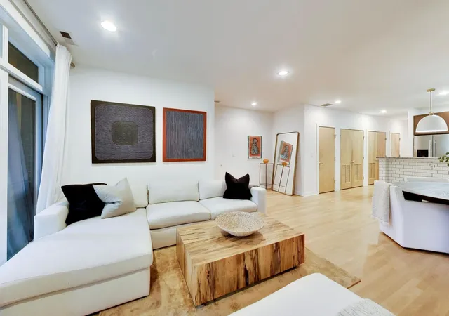 Listing Photo 5 - Condo for sale in building located at 679 N Peoria St, Chicago, IL 60642 - Unit #3S