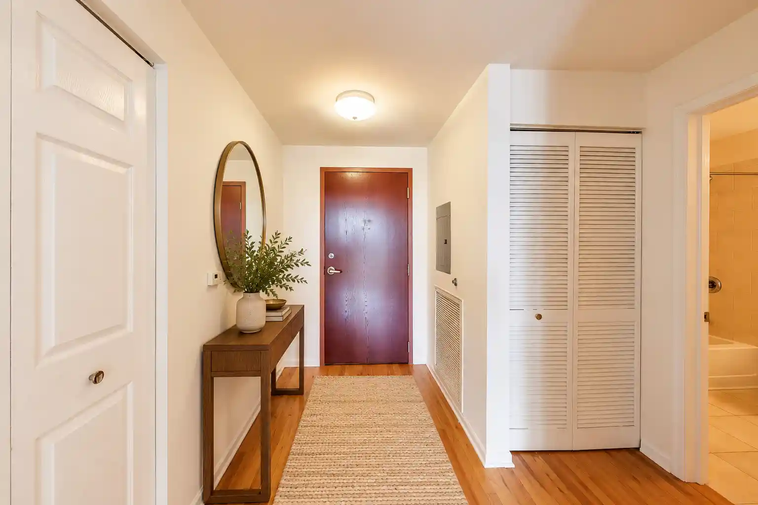 Listing Photo 2 - Condo for sale in 3232 N Halsted St located at 3232 N Halsted St, Chicago, IL 60657 - Unit #D804