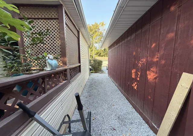 Photo 2 of Single family home for sale at 504 Madison St, Benton, IL 62812 | MLS# 12786263 | Listing updated on 2026-10-21
