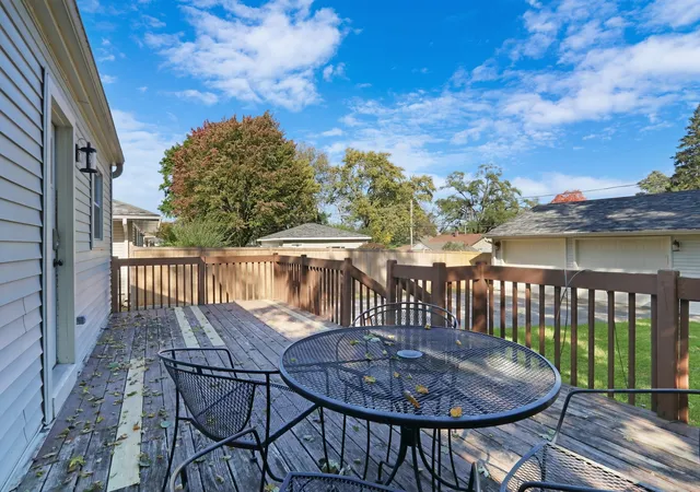 Photo 3 of Single family home for sale at 133 S Lincoln Ave, Mundelein, IL 60060 | MLS# 12786277 | Listing updated on 2026-10-21