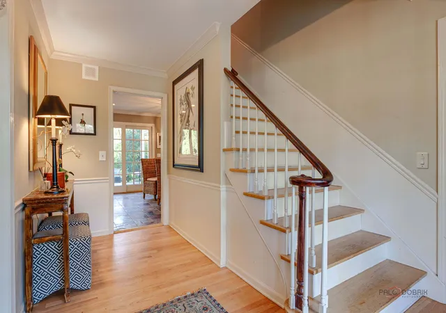 Photo 3 of Single family home for sale at 1211 Oak Knoll Dr, Lake Forest, IL 60045 | MLS# 12786278 | Listing updated on 2026-10-27