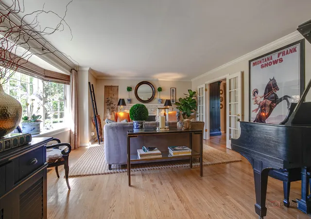 Photo 4 of Single family home for sale at 1211 Oak Knoll Dr, Lake Forest, IL 60045 | MLS# 12786278 | Listing updated on 2026-10-27