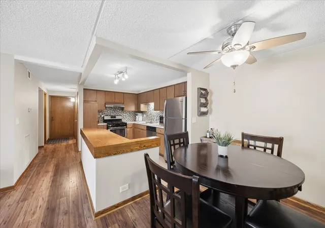 Photo 4 of Condo for sale at 225 E Wing St #201, Arlington Heights, IL 60004 | MLS# 12786301 | Listing updated on 2026-10-22