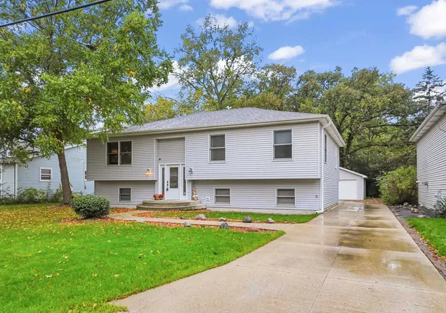 Photo 1 of Single family home for sale at 36348 N Wesley Rd, Ingleside, IL 60041 | MLS# 12786305 | Listing updated on 2026-10-20