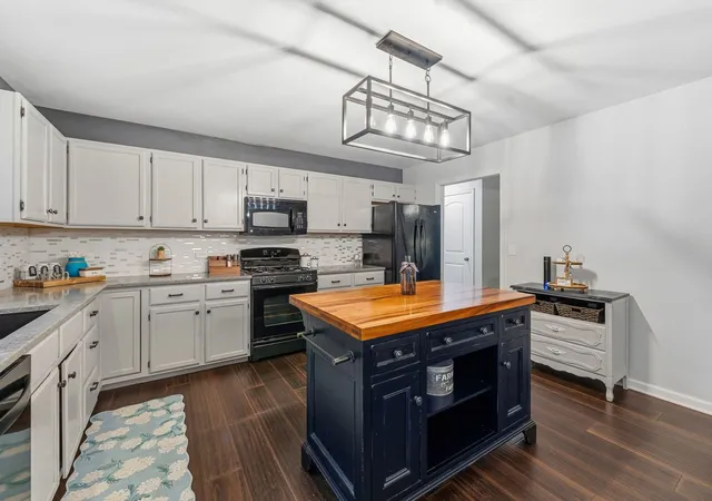 Photo 1 of Single family home for sale at 36348 N Wesley Rd, Ingleside, IL 60041 | MLS# 12786305 | Listing updated on 2026-10-20