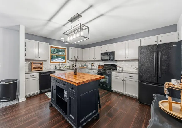Photo 2 of Single family home for sale at 36348 N Wesley Rd, Ingleside, IL 60041 | MLS# 12786305 | Listing updated on 2026-10-20