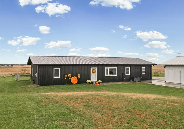 Photo 1 of Single family home for sale at 1523 County Rd 3300 N, Rantoul, IL 61866 | MLS# 12786313 | Listing updated on 2026-10-20