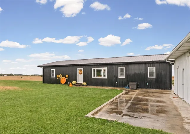 Photo 2 of Single family home for sale at 1523 County Rd 3300 N, Rantoul, IL 61866 | MLS# 12786313 | Listing updated on 2026-10-20