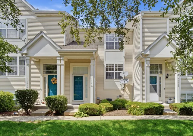 Townhouse for sale at 34330 N Goldenrod Rd, Round Lake, IL 60073 | MLS# 12786318