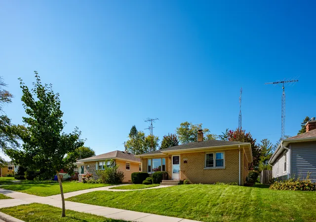 Photo 3 of Single family home for sale at 6024 47th Avenue, Kenosha, WI 53142 | MLS# 12786321 | Listing updated on 2026-10-21