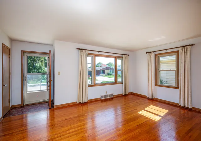 Photo 4 of Single family home for sale at 6024 47th Avenue, Kenosha, WI 53142 | MLS# 12786321 | Listing updated on 2026-10-21