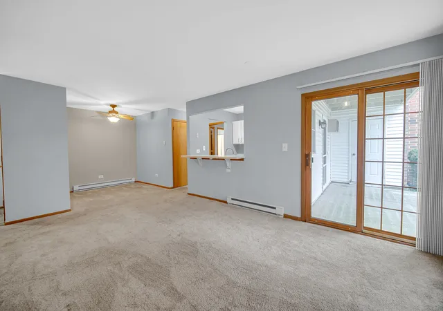 Listing Photo 5 - Condo for sale in building located at 1315 Cunat Ct, Lake In The Hills, IL 60156 - Unit #1D