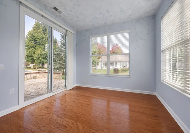 Photo 3 of Single family home for sale at 2836 Cascade Fls Cir, Elgin, IL 60124 | MLS# 12786347 | Listing updated on 2026-10-21