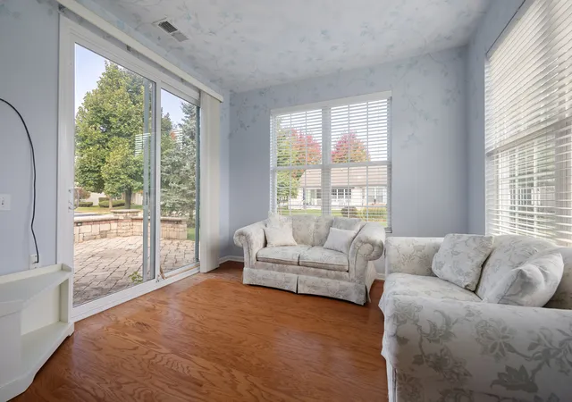 Photo 3 of Single family home for sale at 2836 Cascade Fls Cir, Elgin, IL 60124 | MLS# 12786347 | Listing updated on 2026-10-21