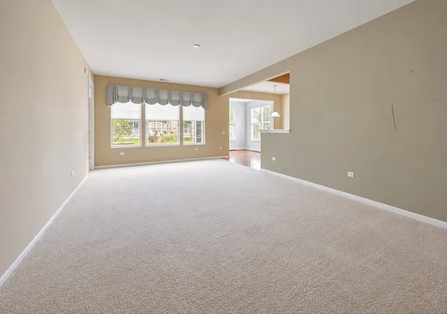 Photo 4 of Single family home for sale at 2836 Cascade Fls Cir, Elgin, IL 60124 | MLS# 12786347 | Listing updated on 2026-10-21