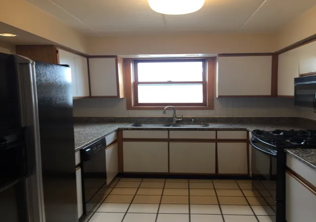Photo 4 of Condo for sale at 812 S Miller St #3S, Chicago, IL 60607 | MLS# 12786380 | Listing updated on 2026-10-22