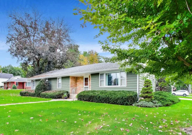 Single family home for sale at 3601 W Clover Ave, McHenry, IL 60050 | MLS# 12786409