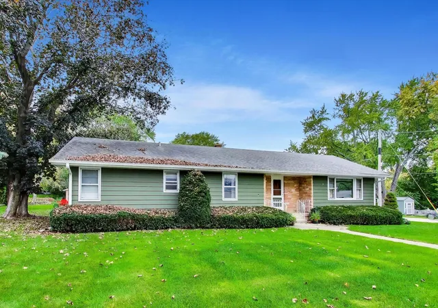 Photo 1 of Single family home for sale at 3601 W Clover Ave, Mc Henry, IL 60050 | MLS# 12786409 | Listing updated on 2026-10-21