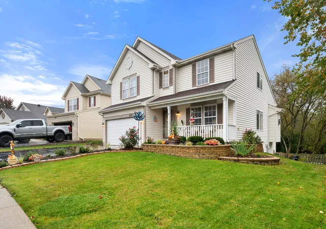 Photo 2 of Single family home for sale at 2135 Columbine Ct, Round Lake, IL 60073 | MLS# 12786410 | Listing updated on 2026-10-20