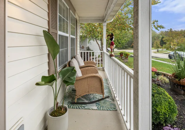 Photo 4 of Single family home for sale at 2135 Columbine Ct, Round Lake, IL 60073 | MLS# 12786410 | Listing updated on 2026-10-20