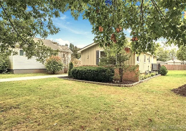Photo 1 of Single family home for sale at 904 Kenilworth Pl, Aurora, IL 60506 | MLS# 12786430 | Listing updated on 2026-10-22
