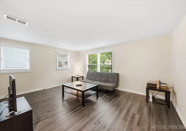 Photo 3 of Single family home for sale at 904 Kenilworth Pl, Aurora, IL 60506 | MLS# 12786430 | Listing updated on 2026-10-22