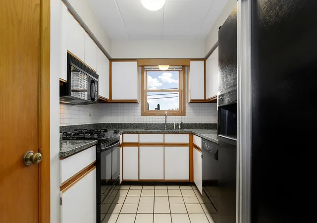 Photo 3 of Condo for sale at 812 S Miller St #3N, Chicago, IL 60607 | MLS# 12786431 | Listing updated on 2026-10-22