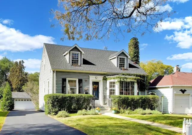 Photo 2 of Single family home for sale at 314 S Wolf Rd, Des Plaines, IL 60016 | MLS# 12786434 | Listing updated on 2026-10-22