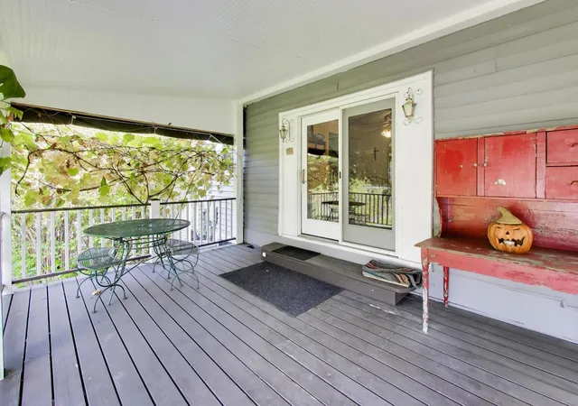 Photo 3 of Single family home for sale at 314 S Wolf Rd, Des Plaines, IL 60016 | MLS# 12786434 | Listing updated on 2026-10-22